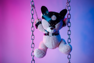 Comment être plus dominant(e) au lit